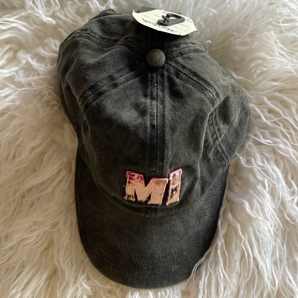 Mi hat - Picture 2 of 7